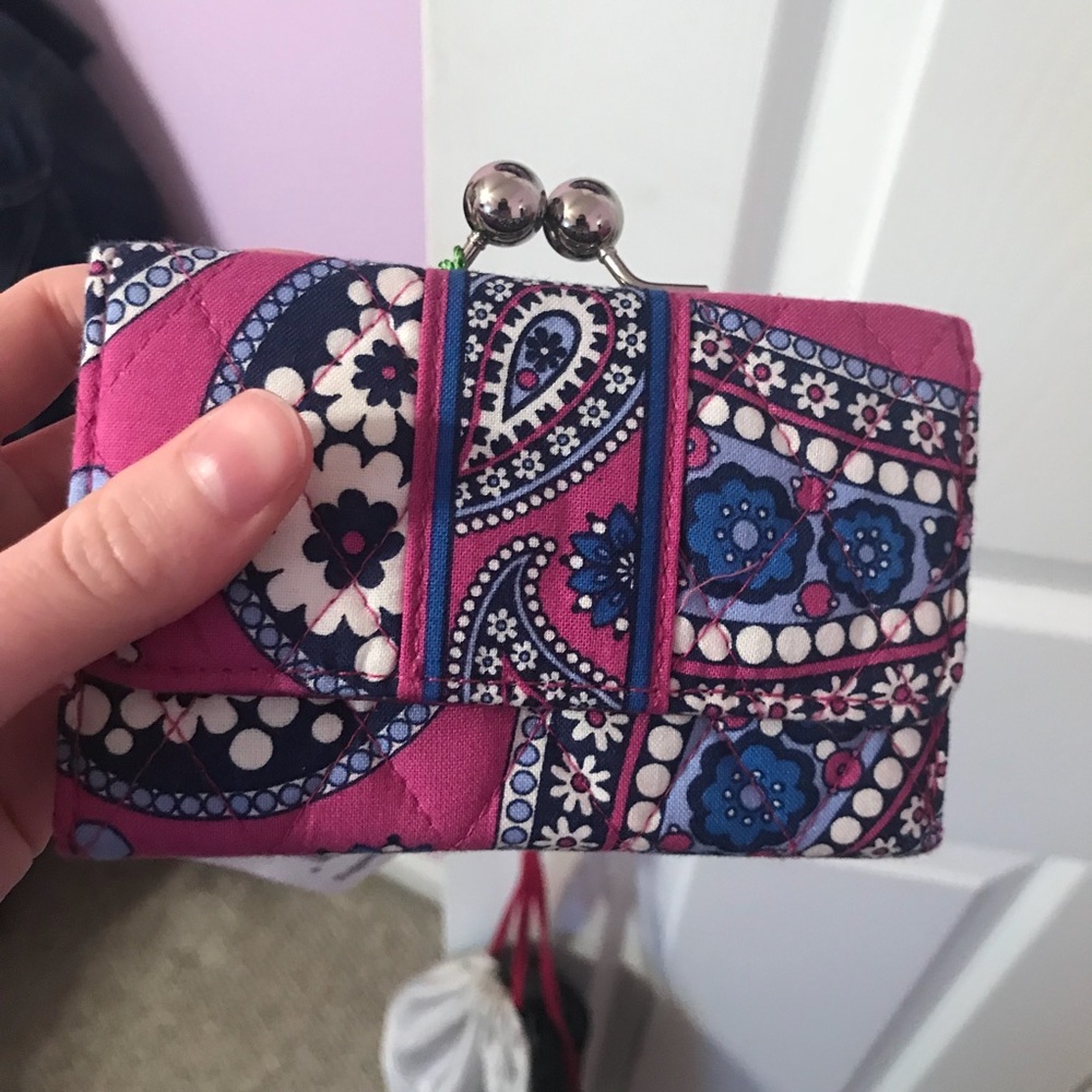 Vera Bradley Cross Body + wallet. NWT. - Picture 4 of 5